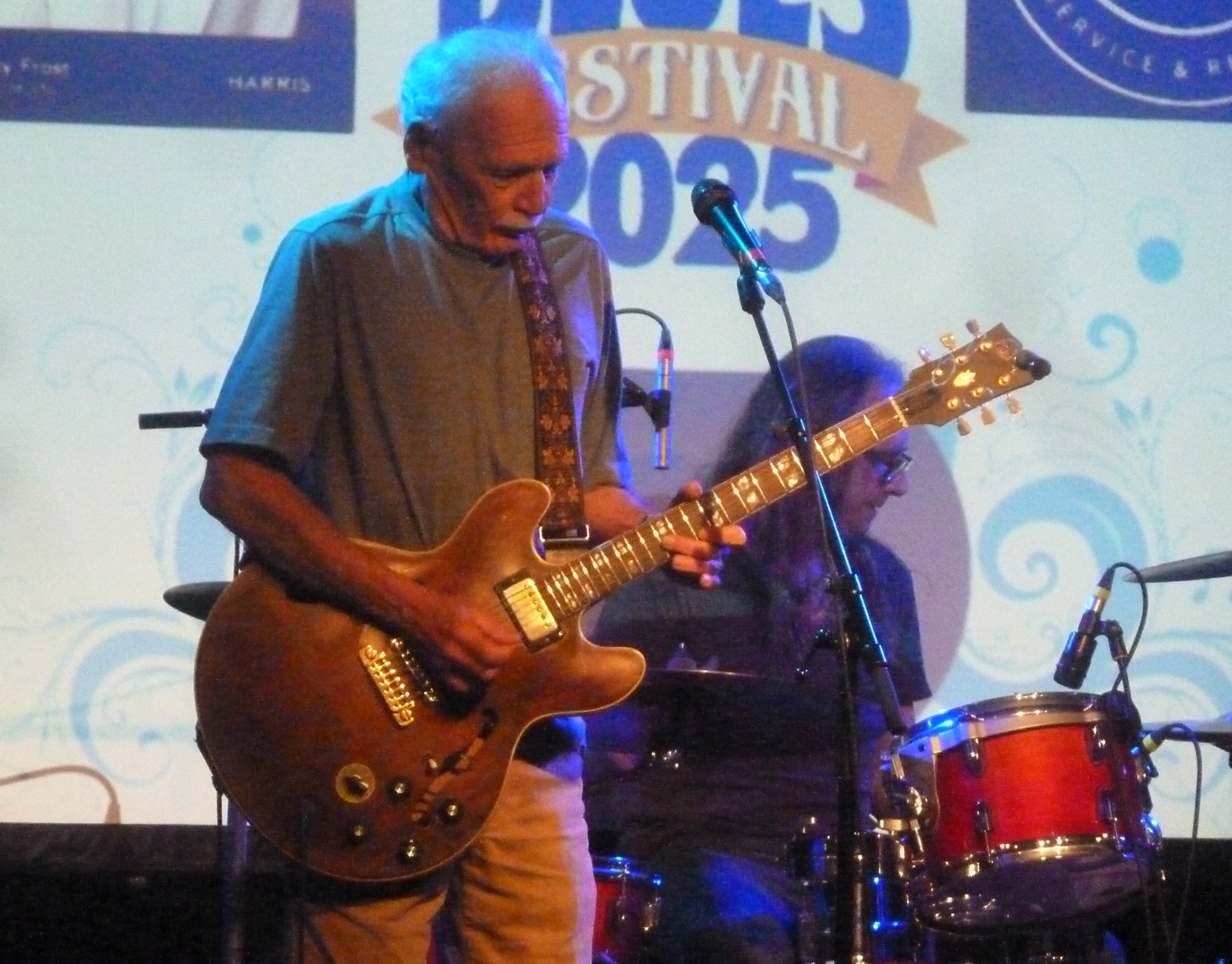 DaveHole2025-11-21PortNoarlungaBluesFestivalAustralia (1).jpg